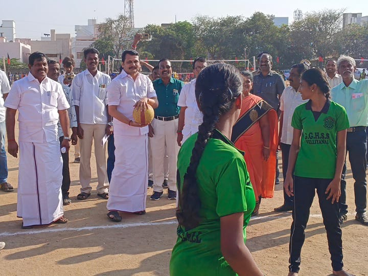 கரூரில் முதல் முறையாக பிரம்மாண்ட ஜல்லிக்கட்டு போட்டி -  அமைச்சர் செந்தில்பாலாஜி தகவல்