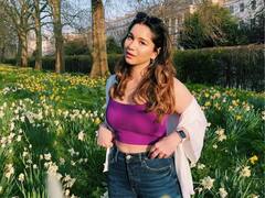 नहीं थम रहा 'पठान' का क्रेज, लंदन में सचिन तेंदुलकर की बेटी सारा ने देखी शाहरुख खान की फिल्म