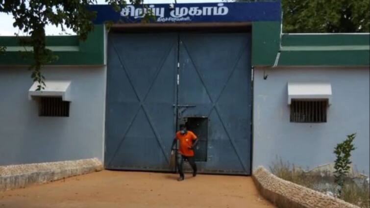 Police Action 6 Cell Phones Seized in Trichy Central Jail Special Camp Trichy: மத்திய சிறையில் செல்போன் புழக்கம்.. அதிரடி சோதனையில் இறங்கிய போலீஸ்.. 6 செல்போன்கள் பறிமுதல்!