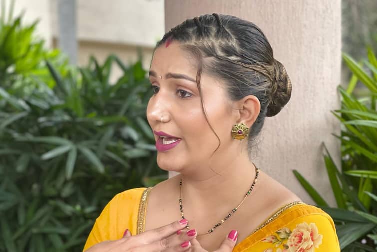 Sapna Choudhary Gets Angry When Troller Calls her Nachaniya in comment box See latest Video Sapna Choudhary Video: यूजर के कमेंट पर भड़कीं सपना चौधरी, कमेंट बॉक्स में लगाई ट्रोलर की लताड़