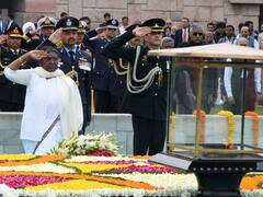 Martyrs Day 2023:राष्ट्रपति द्रौपदी मुर्मू, पीएम मोदी समेत इन नेताओं ने राजघाट पर महात्मा गांधी को दी श्रद्धांजलि, देखें तस्वीरें