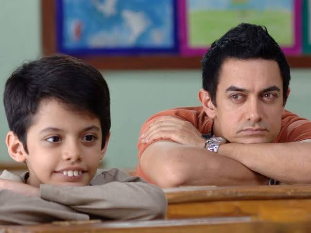 अब बात करते हैं आमिर खान और अमोल गुप्ता की फिल्म तारे जमीन पर (Taare Zameen Par) इस फिल्म को 2007 में रिलीज किया गया था और यह फिल्म एक 8 साल के बच्चे के इर्द-गिर्द घूमती है. इस फिल्म को भी अच्छी खासी रेटिंग के साथ 8.3 नवाजा गया. (Photo- Instagram)