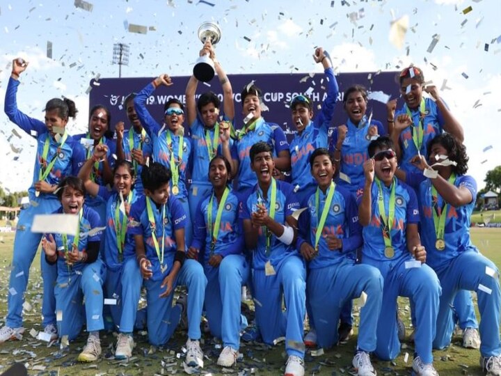 U-19 Women’s WC: என்னா டான்ஸ்..! உலகக்கோப்பை வென்ற உற்சாகம்.. மைதானத்திலேயே ஆடிப்பாடிய இந்திய மகளிர் அணி..!