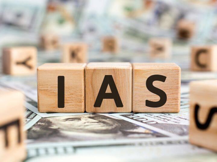 IAS Success Story: गांव में स्कूल न होने के चलते 5 किलोमीटर पैदल पढ़ने जाते थे IAS मनीराम IAS Success Story Maniram Know his motivational story IAS Success Story: गांव में स्कूल न होने के चलते 5 किलोमीटर पैदल पढ़ने जाते थे IAS मनीराम