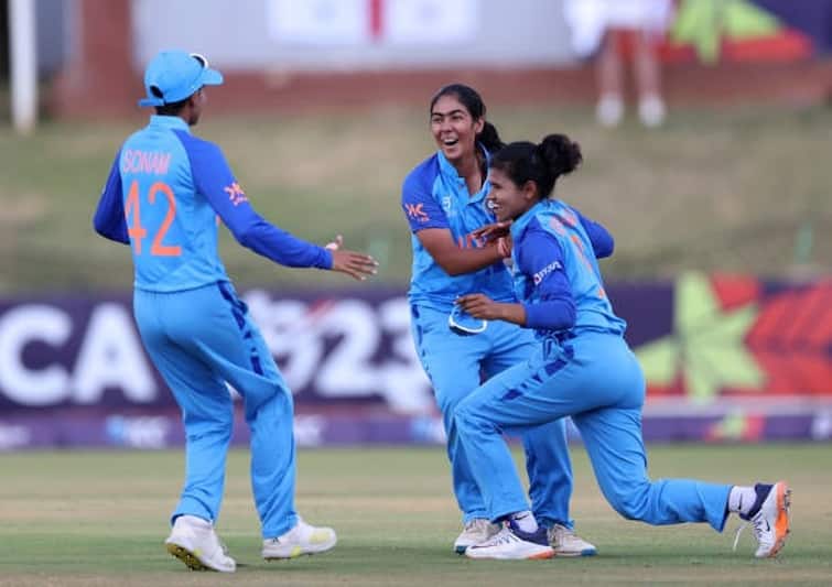 U19 T20 WC: Laborer's daughter won India the World Cup, celebration in the village; Know everything about Sonam Yadav U19 T20 WC: મજૂરની દીકરીએ ભારતને વર્લ્ડ કપ જીતાડ્યો, ગામમાં ઉજવણીનો માહોલ; જાણો સોનમ યાદવ વિશે