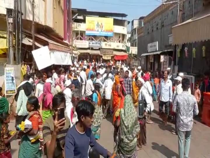 वारकऱ्यांनी पंढरपूर गजबजले आहे.