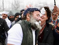 Bharat Jodo Yatra: भारत जोड़ो यात्रा के फिनाले पर जमी बर्फ तो राहुल-प्रियंका ने लिया स्नोफॉल का मजा, दिल को छू लेंगी भाई-बहन की तस्वीरें