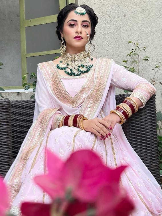 डियर इश्क की अस्मिता हैं इतनी पढ़ी-लिखी