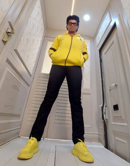 मिथुन चक्रवर्तीच्या ‘अमी शुभाश बोलची’ या बंगाली सिनेमातदेखील सिद्धार्थने आपल्या अभिनयाची झलक दाखवली आहे.