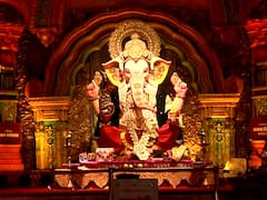 Maghi Ganesh Utsav : माघी गणेशोत्सवानिमित्त कांदिवलीतील सदगुरु मित्र मंडळाकडून भव्य मंदिराचा देखावा