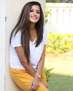 Sanchita Banerjee Salary: आपके बच्चे की ट्यूशन फीस से भी कम थी संचिता बनर्जी की पहली कमाई, दिनभर मेहनत कर मिले थे बस इतने रुपये