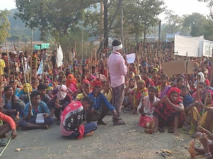 Narayanpur Chhattisgarh tribal villagers protest against police camp indefinite movement ANN Narayanpur: 'नदी में नहाने जाती हैं महिलाएं, कैसे ली जा सकती है ड्रोन से तस्वीर' आदिवासियों का अनिश्चितकालीन आंदोलन शुरू