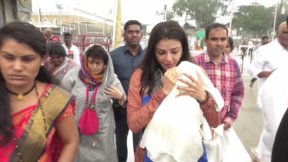Kajal Aggarwal At Tirumala With Son Neil Kitchlu: తిరుమలలో కాజల్ అగర్వాల్