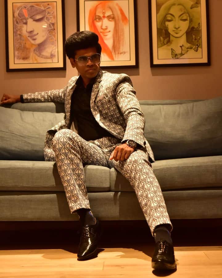 मराठमोळा अभिनेता सिद्धार्थ जाधवचं नेटवर्थ 10 कोटींचं आहे.