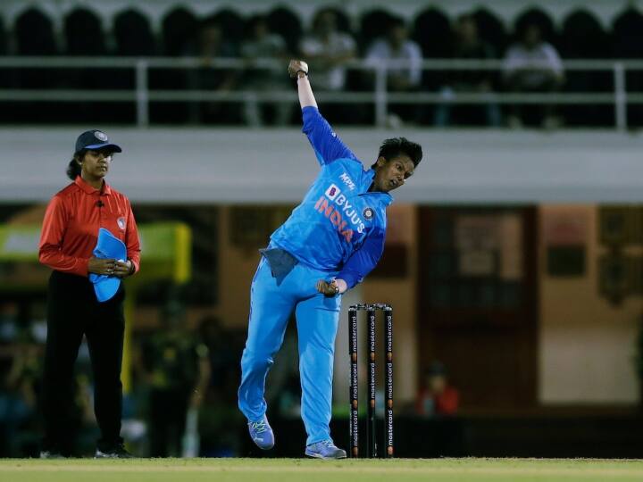 IND W vs WI W: वेस्टइंडीज़ के खिलाफ दीप्ति ने रचा कीर्तिमान, ऐसा करने वाली बनी पहली महिला भारतीय स्पिनर India Women vs West Indies Women Deepti Sharma maiden over record in Women's T20I IND W vs WI W: वेस्टइंडीज़ के खिलाफ दीप्ति ने रचा कीर्तिमान, ऐसा करने वाली बनी पहली महिला भारतीय स्पिनर