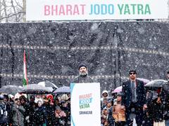 राहुल गांधींचं बर्फवृष्टीत वादळी भाषण, शरद पवारांच्या भर पावसातील भाषणासोबत होतेय तुलना