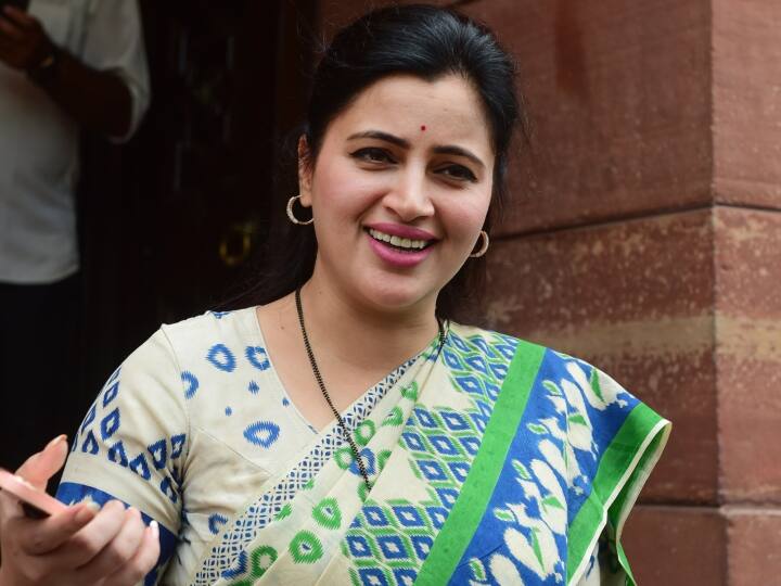 MP Navneet Rana’s befitting reply to those who raised questions on Ramcharitmanas, gave this statement