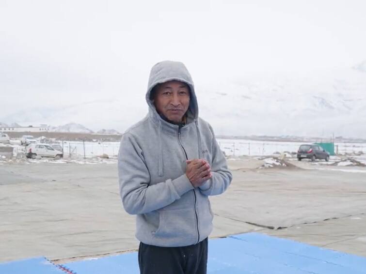 Sonam Wangchuk Urges People To ‘Live Simpler, Carbon Neutral Life’ As He Completes 5-Day Climate Protest Sonam Wangchuk Urges People To ‘Live Simpler, Carbon Neutral Life’ As He Completes 5-Day Climate Protest