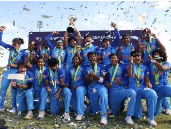 ਮਹਿਲਾ ਅੰਡਰ-19 ਟੀ-20 ਵਿਸ਼ਵ ਕੱਪ ਤੋਂ ਬਾਅਦ ਟੀਮ ਇੰਡੀਆ ਦੀਆਂ ਖਿਡਾਰਨਾਂ ਨੇ ਜਸ਼ਨ ਮਨਾਇਆ। ਭਾਰਤੀ ਟੀਮ ਦੇ ਜਸ਼ਨ ਦਾ ਵੀਡੀਓ ਸੋਸ਼ਲ ਮੀਡੀਆ 'ਤੇ ਤੇਜ਼ੀ ਨਾਲ ਵਾਇਰਲ ਹੋ ਰਿਹਾ ਹੈ।