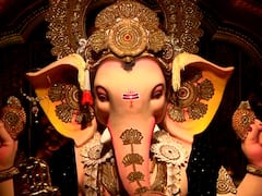 Maghi Ganesh Utsav : माघी गणेशोत्सवानिमित्त कांदिवलीतील सदगुरु मित्र मंडळाकडून भव्य मंदिराचा देखावा