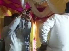 आरा में सरस्वती पूजा के दौरान अश्लील गानों के साथ नाच, स्टेज से फायरिंग, नोट उड़ाए, अब वीडियो वायरल