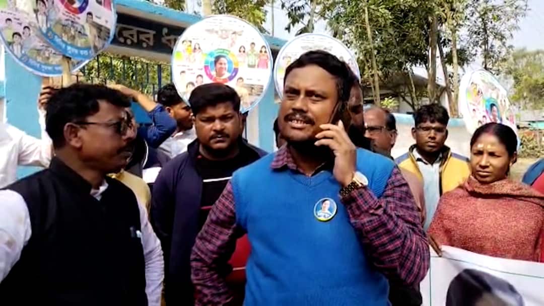 School did not open at 11 in the morning, a teacher did not come! The former Trinamool MP was shocked after visit Coochbehar: সকাল ১১টাতেও খোলেনি স্কুল, আসেননি একজন শিক্ষকও! পরিদর্শনে গিয়ে হতবাক প্রাক্তন তৃণমূল সাংসদ