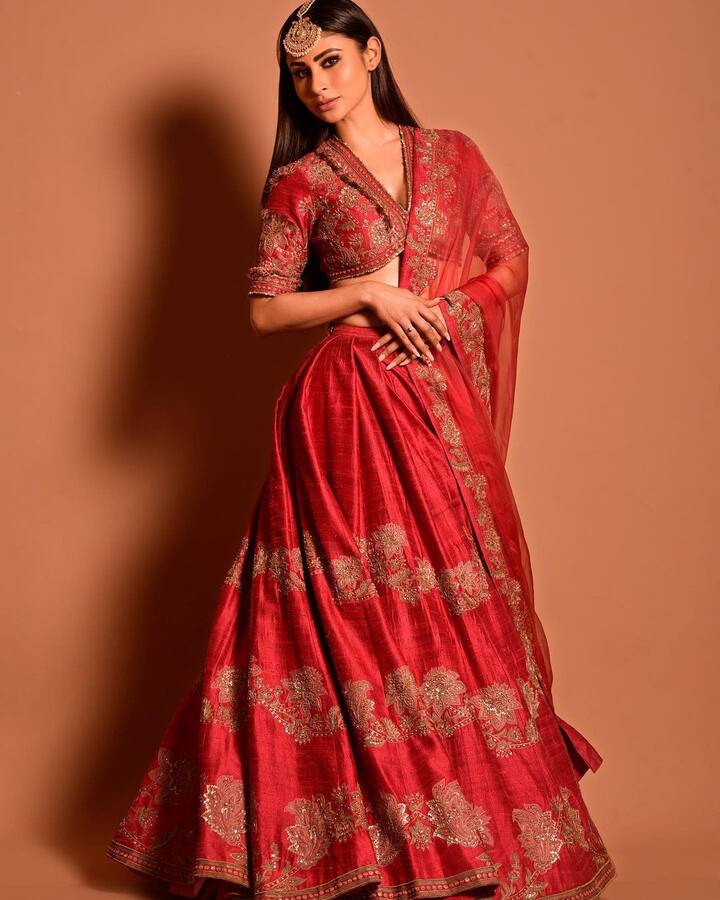 The actress is setting hearts racing with her gorgeous pictures in a red lehenga.