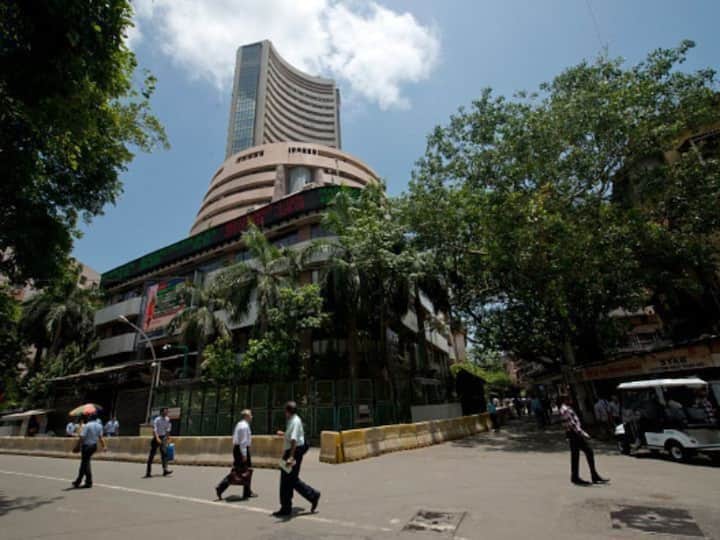 Stock Market Pares Early Losses BSE Sensex Gains NSE Nifty Trades Above 17,600 Adani Stocks Surge 10 Per Cent Stock Market Pares Early Losses: Sensex Gains, Nifty Trades Above 17,600. Adani Stocks Surge 10 Per Cent