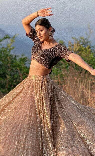 ਦੇਸੀ ਲੁੱਕ 'ਚ ਅੰਜਲੀ ਅਰੋੜਾ ਨੇ ਢਾਹਿਆ ਕਹਿਰ