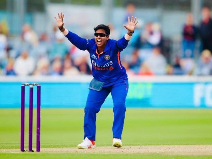 ICC T20I Rankings: Deepti Sharma moves up to second spot in T20I bowler ranking ICC T20I Rankings: টি-টোয়েন্টিতে বোলারদের ক্রমতালিকায় দ্বিতীয় স্থানে উঠে এলেন দীপ্তি শর্মা