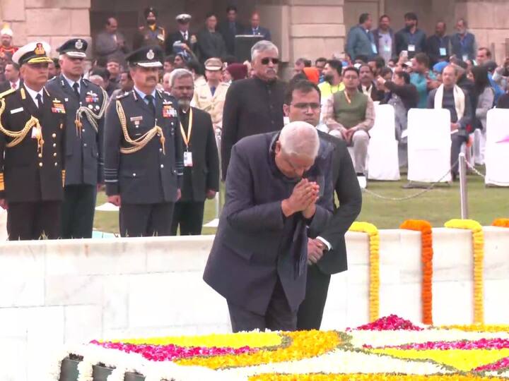 The Vice President remembered Mahatma Gandhi and martyrs of the country. (Image Credit: ANI | Twitter)