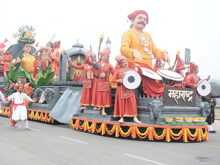 26 january republic day pared 2023 know the history of Maharashtra chitrarath got 14 times prize in delhi pared दिल्लीत महाराष्ट्राचा सन्मान, 1971 पासून महाराष्ट्राच्या चित्ररथाला 14 वेळा पारितोषिक, सात वेळा पटकावलाय पहिला पुरस्कार