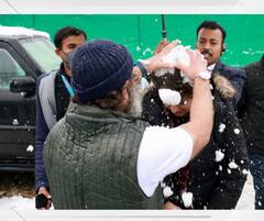 Congress Bharat Jodo Yatra: लहानपण देगा देवा... राहुल आणि प्रियंका गांधींनी लुटला बर्फवृष्टीचा आनंद, फोटो व्हायरल