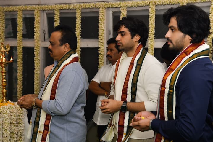 అయితే ఏది ముందు వస్తుంది, ఏది తర్వాత రానుంది అనే క్లారిటీ లేదు.