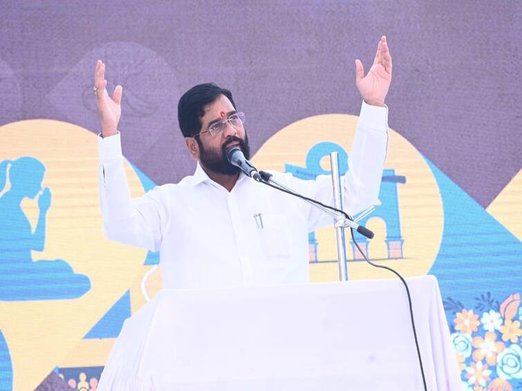 maharashtra News Aurangabad News Chief Minister Eknath Shinde prefers number 9 instead of one  See what actually happened in Aurangabad CM Eknath Shinde: एक नंबरऐवजी मुख्यमंत्र्यांची 9 नंबरला पसंती; औरंगाबादमध्ये नेमकं काय घडलं पाहा