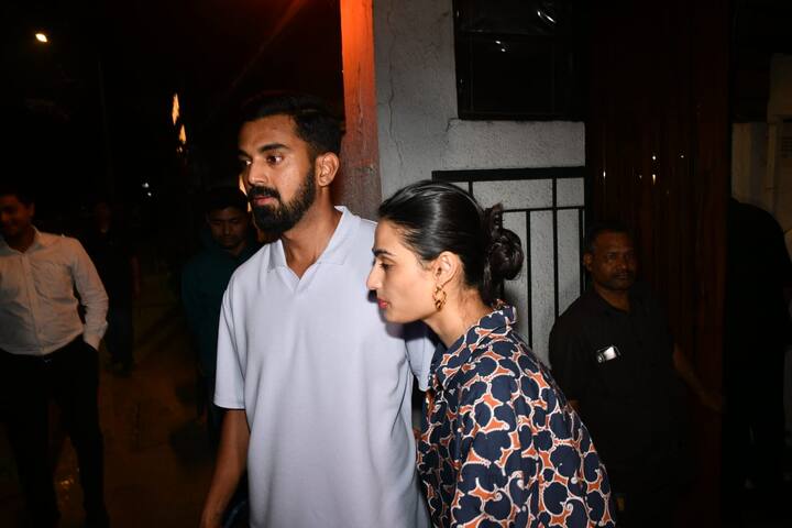 कपल के हनीमून डेस्टिनेशन को लेकर भी कई तरह की खबरें सामने आई हैं, हालांकि अथिया ने अभी तक अपने हनीमून का कोई अपडेट नहीं दिया है.
