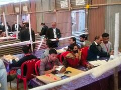 इलाहाबाद हाईकोर्ट बार एसोसिएशन चुनाव के लिए कड़ी सुरक्षा के बीच वोटिंग, सभी पदों पर नजदीकी मुकाबला