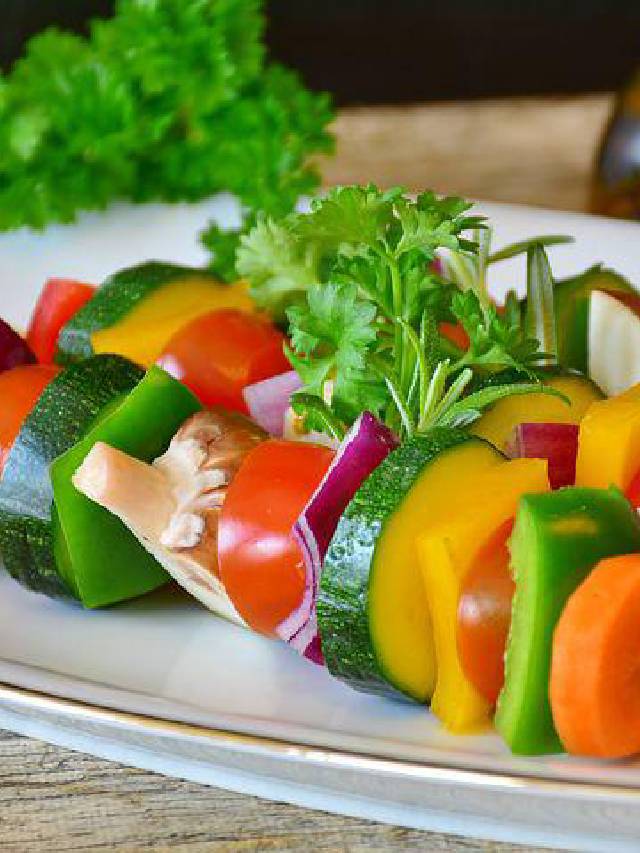 இதயத்தை ஆரோக்கியமாக வைத்துக்கொள்ள உதவும் சில உணவுகள்..