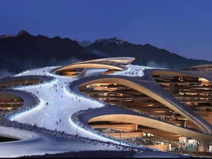 Saudi Arab Ice Resort: सऊदी अरब रेगिस्तान के बीच में एक विशाल स्की रिसॉर्ट बनाना चाहता है. ट्रोजेना नामक मेगाप्रोजेक्ट की लागत 500 अरब डॉलर होने की उम्मीद है.