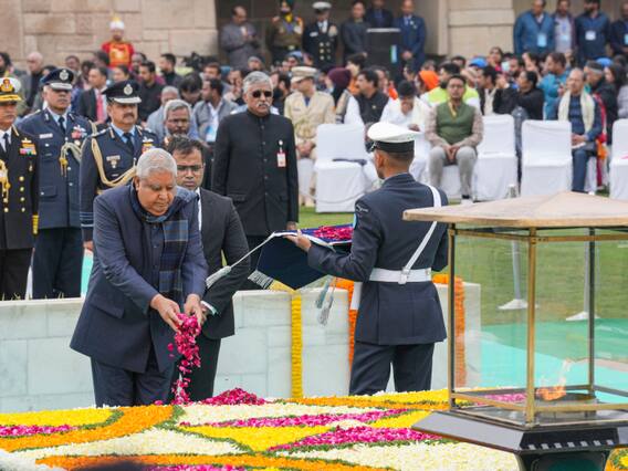 Martyrs Day 2023:राष्ट्रपति द्रौपदी मुर्मू, पीएम मोदी समेत इन नेताओं ने राजघाट पर महात्मा गांधी को दी श्रद्धांजलि, देखें तस्वीरें