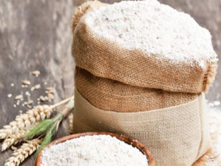 निर्यातीवर बंदी असतानाही गहू आणि पिठाच्या वाढत्या किमतींमुळे केंद्र सरकारवर ताण वाढला आहे.