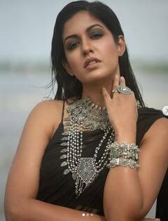 Ishita Dutta: ਇਸ਼ਿਤਾ ਦੱਤਾ ਨੇ ਬਲੈਕ ਸਾੜ੍ਹੀ 'ਚ ਦਿਖਾਈ ਖੂਬਸੂਰਤੀ, ਤਸਵੀਰਾਂ ਦੇਖ ਕੇ ਧੜਕ ਜਾਵੇਗਾ ਦਿਲ