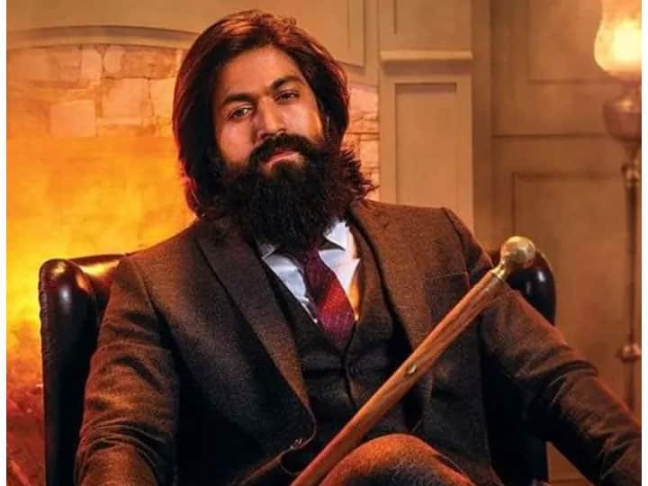 क्या Nitesh Tiwari की फिल्म में रावण बनेंगे KGF के रॉकी भाई Yash? इस बॉलीवुड एक्टर को रिप्लेस करने की चर्चा kgf yash will replace hrithik roshan in Nitesh Tiwari Ramayana for the role of raavan क्या Nitesh Tiwari की फिल्म में रावण बनेंगे KGF के रॉकी भाई Yash? इस बॉलीवुड एक्टर को रिप्लेस करने की चर्चा
