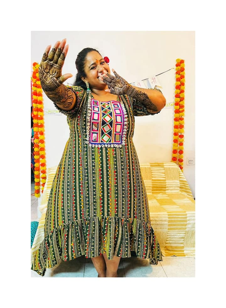 वनिताच्या मेहंदी सोहळ्याचा कार्यक्रम नुकताच पार पडला आहे.