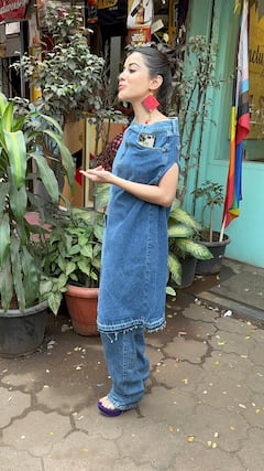 Uorfi Javed New Outfit: उर्फी का आउटफिट हुआ खराब तो जल्दबाजी में पहना ऐसा कपड़ा कि मुड़-मुड़कर देखने लगे लोग