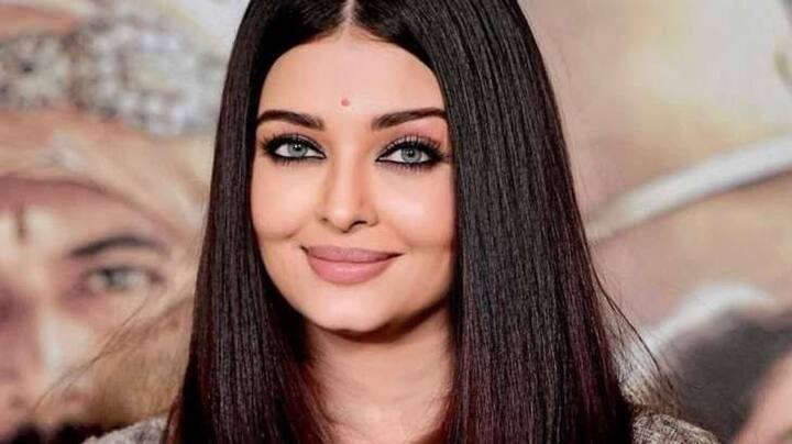 मिस वर्ल्ड का खिताब जीतने वाली ऐश्वर्या राय बच्चन (Aishwarya Rai Bachchan) की स्कूलिंग होने के बाद में उन्होंने रचना सांसद एकेडमी ऑफ आर्किटेक्चर से ग्रेजुएशन में एडमिशन लिया. लेकिन मॉडलिंग करने की वजह से इस कोर्स को वह ज्यादा दिन तक नहीं कर पाई और उन्होंने इसे बीच में ही छोड़ दिया. (Photo- Instagram)