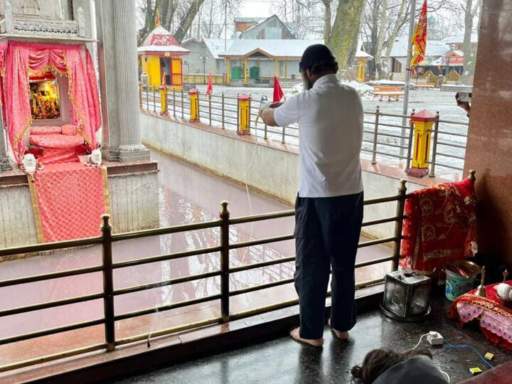 The temple is highly revered by Kashmiri Pandits, who believe that the colour of the water in the pool below the temple indicates the current situation in the valley. Most of the colour of the water of the kund does not have any special significance, but the color of the water becoming black or dark is considered a sign of bad times for Kashmir. (Image Source: Twitter | @INCIndia)