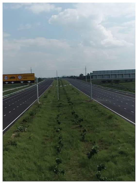 भारत का सबसे बढ़ा दिल्ली मुंबई एक्सप्रेस-वे