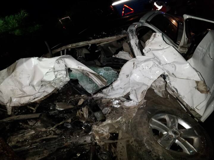 Palghar Accident: मुंबई-अहमदाबाद राष्ट्रीय महामार्गावर (Mumbai-Ahmedabad National Highway) भीषण अपघात (Accident News) झाला आहे.