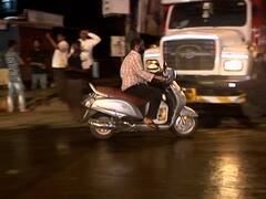 मुंबईत पाणीबाणी! रिक्षा, दुचाकीवर मुंबईकर पाण्याच्या शोधात